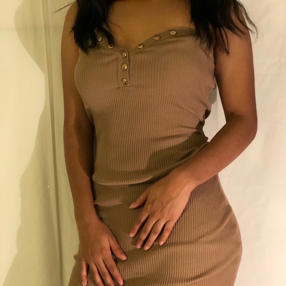Very outgoing ribbed bodycon dress taupe